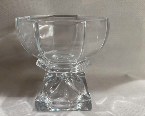 Ваза сервировочная на ножке (17х9х15,5 см) 